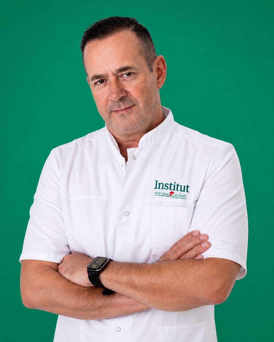 David Bruni accompagne des personnes souhaitant arrêter de fumer dans le canton de Fribourg